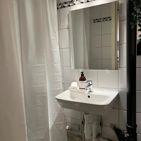 Charming 1-bedroom With Free Parking Lejlighed Århus